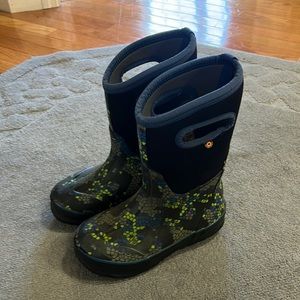 Big winter boots Size 1